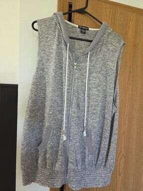 Miss Chievous Heather Gray Sleeveless Zip Hoodie